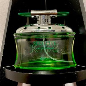 Woman’s Sex in the City - Kiss Perfume